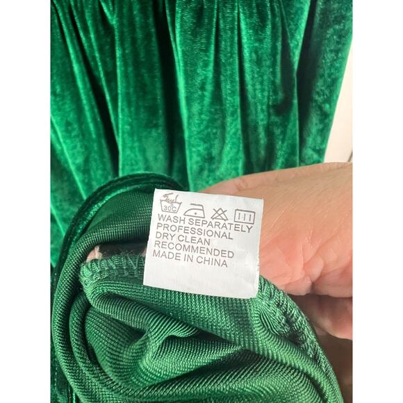 Girls Size 160 Green Velvet Long Sleeve Knee Length Pearl Button Holiday Dress - Picture 4 of 9